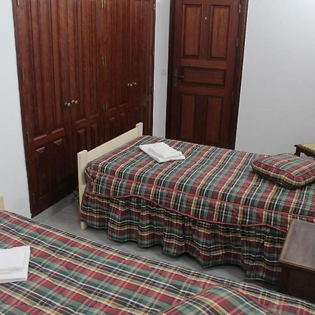 Ponta Delgada Vitorino De Nemesio Guesthouse מראה חיצוני תמונה