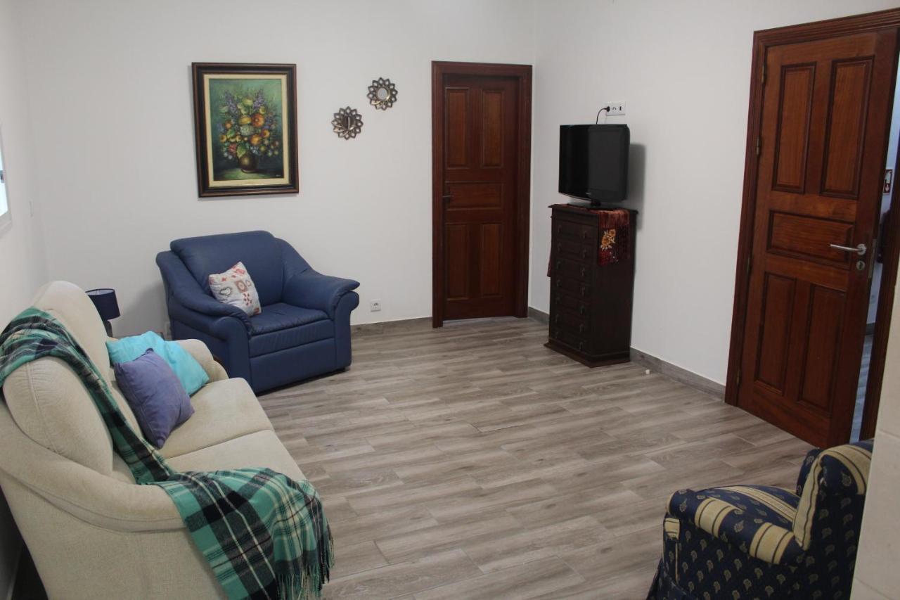 Ponta Delgada Vitorino De Nemesio Guesthouse מראה חיצוני תמונה
