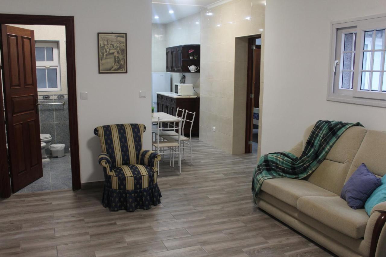 Ponta Delgada Vitorino De Nemesio Guesthouse מראה חיצוני תמונה