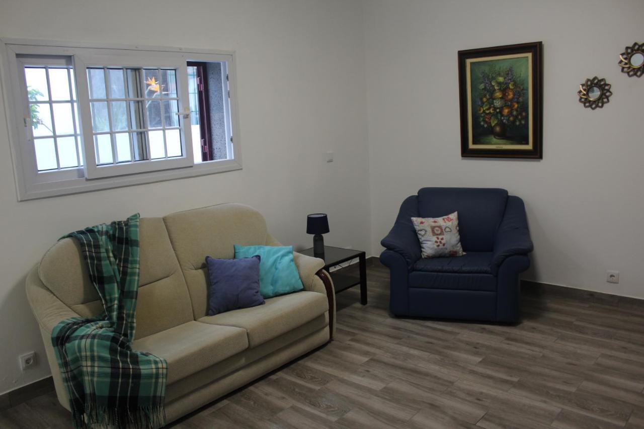 Ponta Delgada Vitorino De Nemesio Guesthouse מראה חיצוני תמונה