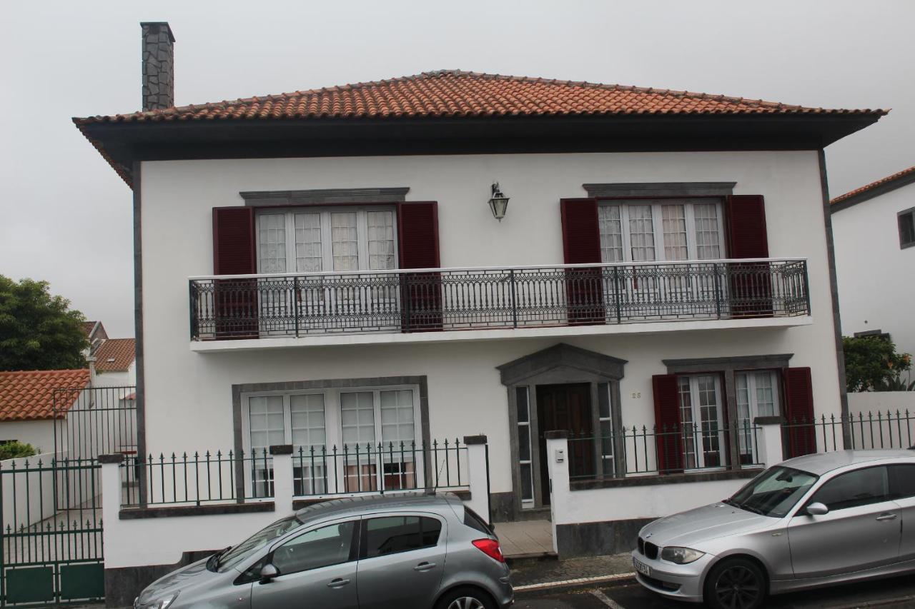 Ponta Delgada Vitorino De Nemesio Guesthouse מראה חיצוני תמונה