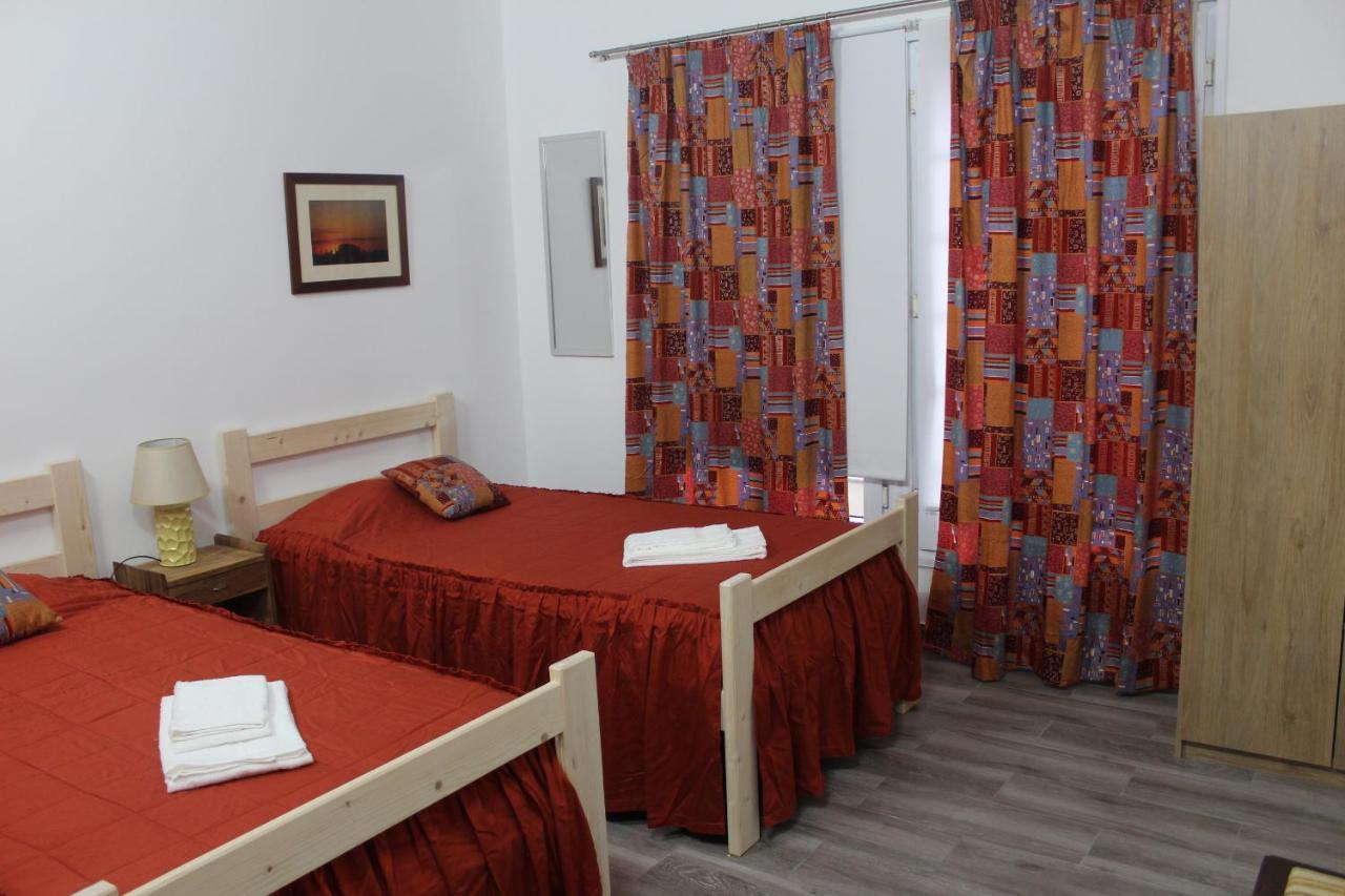 Ponta Delgada Vitorino De Nemesio Guesthouse מראה חיצוני תמונה