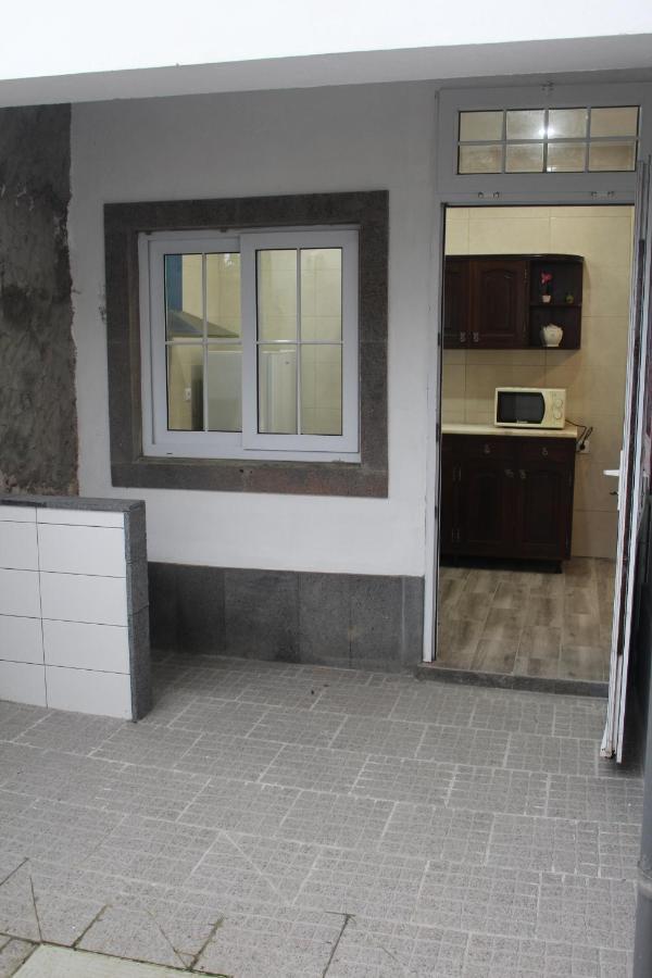 Ponta Delgada Vitorino De Nemesio Guesthouse מראה חיצוני תמונה