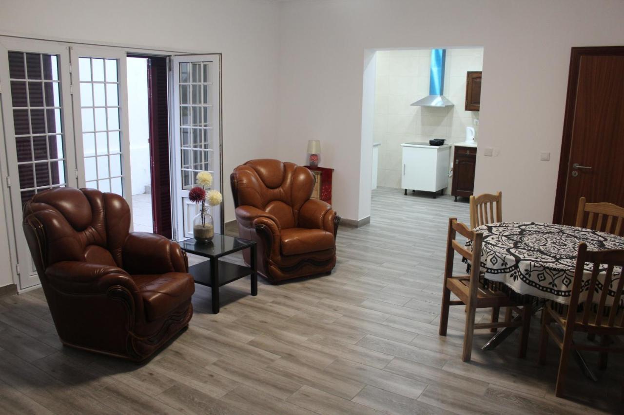 Ponta Delgada Vitorino De Nemesio Guesthouse מראה חיצוני תמונה