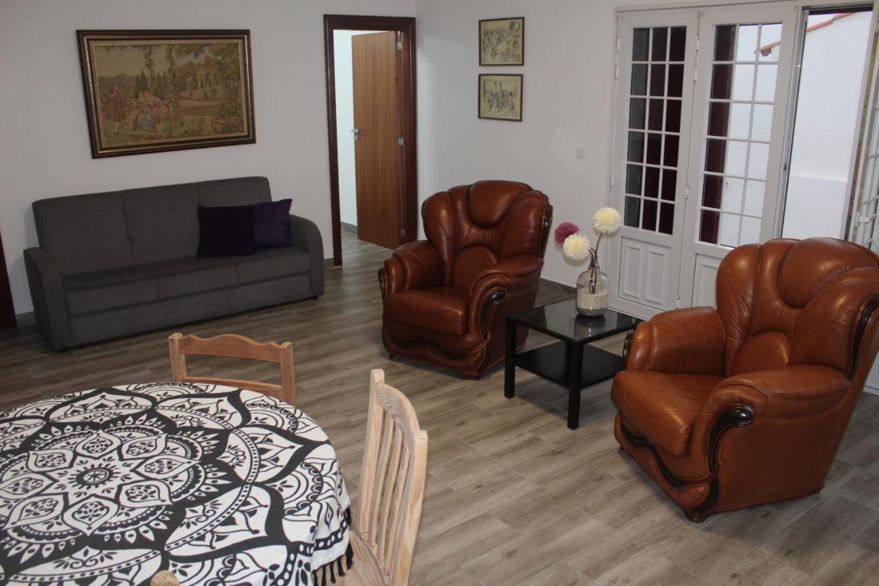 Ponta Delgada Vitorino De Nemesio Guesthouse מראה חיצוני תמונה