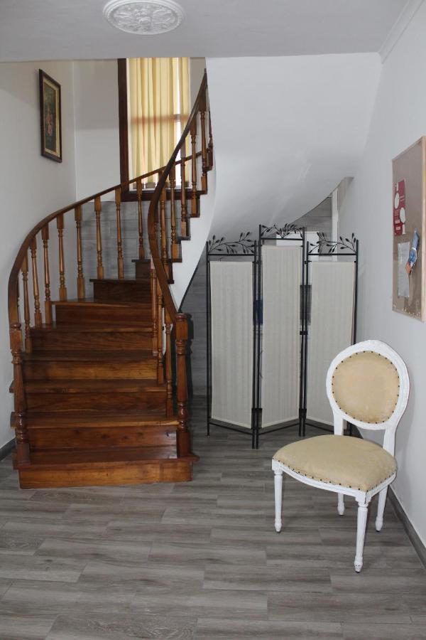 Ponta Delgada Vitorino De Nemesio Guesthouse מראה חיצוני תמונה