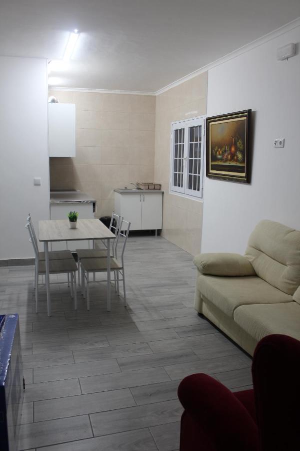 Ponta Delgada Vitorino De Nemesio Guesthouse מראה חיצוני תמונה