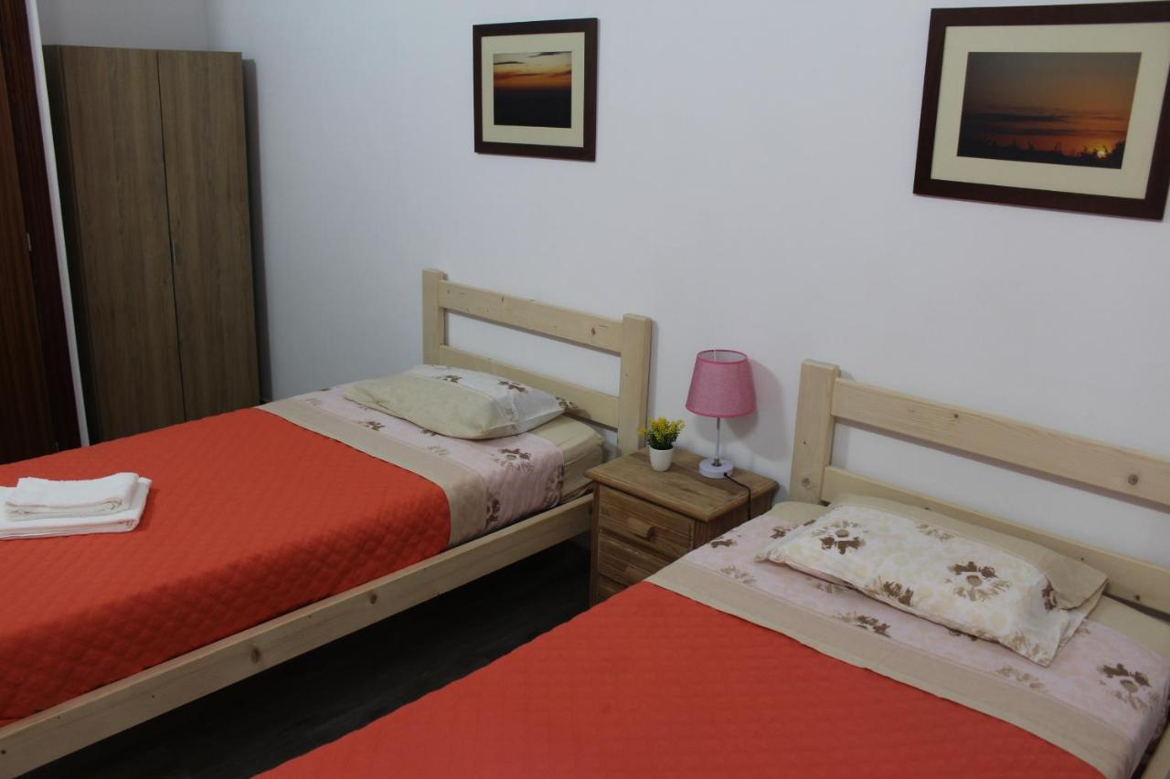 Ponta Delgada Vitorino De Nemesio Guesthouse מראה חיצוני תמונה
