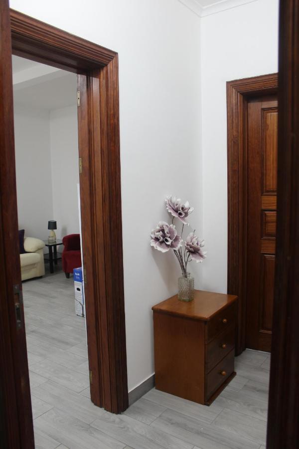 Ponta Delgada Vitorino De Nemesio Guesthouse מראה חיצוני תמונה