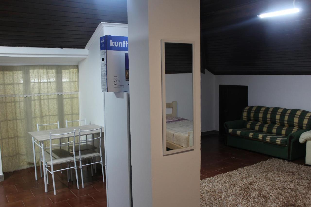 Ponta Delgada Vitorino De Nemesio Guesthouse מראה חיצוני תמונה