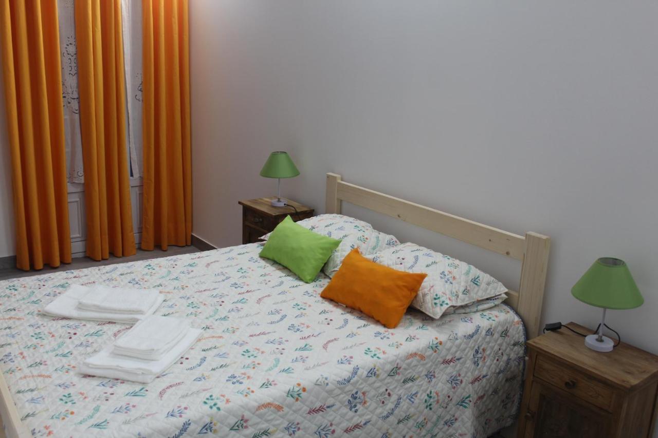 Ponta Delgada Vitorino De Nemesio Guesthouse מראה חיצוני תמונה